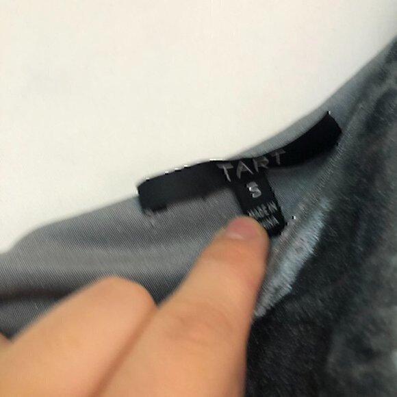 NWOT TART Ruffled One Off Shoulder Velvet Top Grey Velour Ruffle Sleeveless SM - Picture 6 of 7